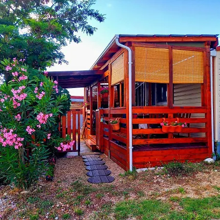 Paulina Lodge