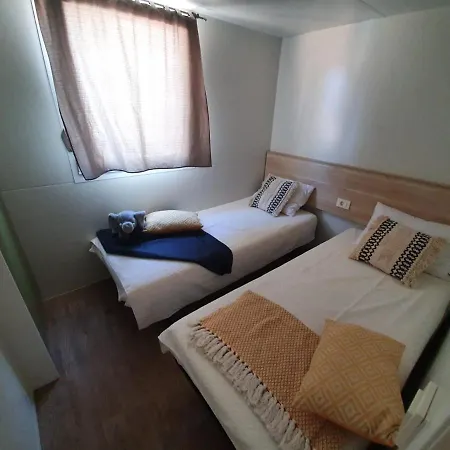 Paulina - Ideal For Kids And Pets Lodge Pirovac