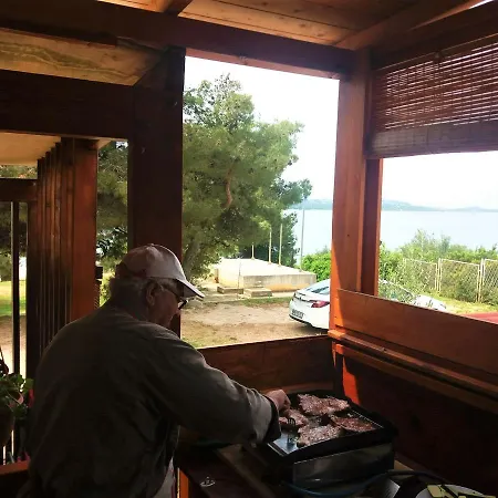 Lodge Paulina - Ideal For Kids And Pets Pirovac
