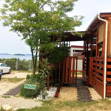 Lodge Paulina